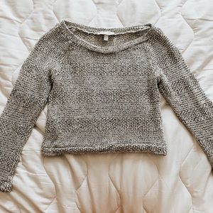 cozy grey cropped sweater!